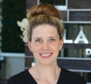 Dr. Angelyn Salaberry, dentiste, Landmark Dental Centre - Photo portrait