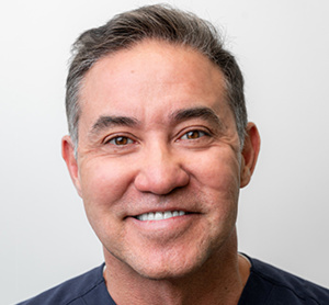 Dr. Jonathan Suzuki, dentiste, Driftwood Dental - Smithers - Photo portrait