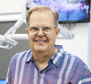 Dr. Ian Miller, dentiste, Arbour Lake Dental Care - Photo portrait