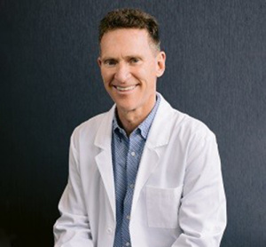 Dr. Morgan Hall, dentiste, Victoria BC Dental - Photo portrait