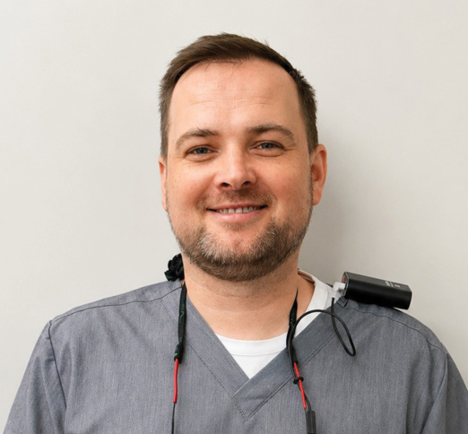 Dr. Walter Junikiewicz, Dentist in Access Dental - Portrait Photo