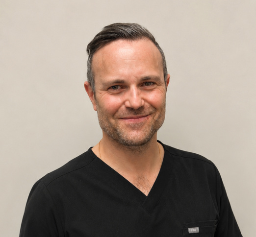 Dr. Jean-Daniel Azuelos, Dentist in Clinique Dentaire ADF - Portrait Photo