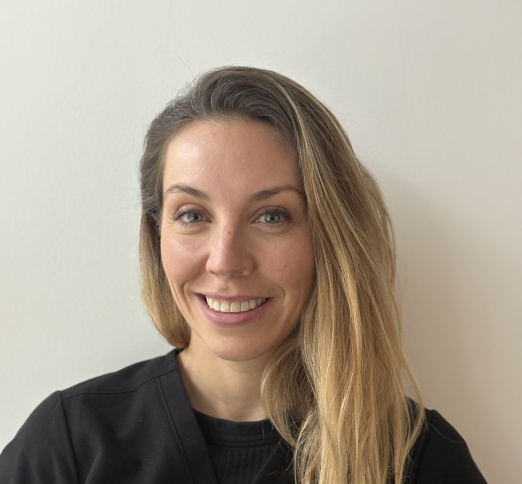Dr. Pascale Levert, Dentist in Dentaire Espace Pur - Portrait Photo