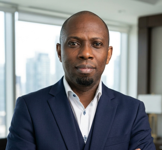 Dr. Taiwo Ezra, Dentist in Kanata Lakes Dental Centre - Portrait Photo