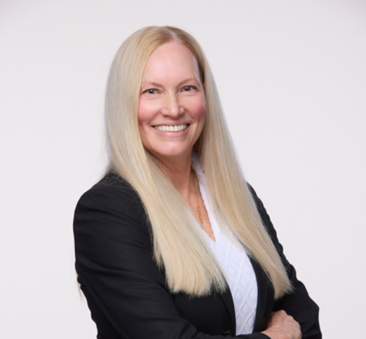 Dr. Helen deMan, Dentist in de Man & Höediono Dentistry - Portrait Photo