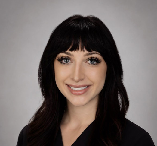 Dr. Hanna Czinkota, Dentist in Aspen Dental - Dr. Chris Geradts - Portrait Photo