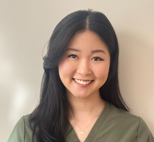 Dr. Vickie Hung, Dentist in Dawson Dental - Oshawa - Portrait Photo