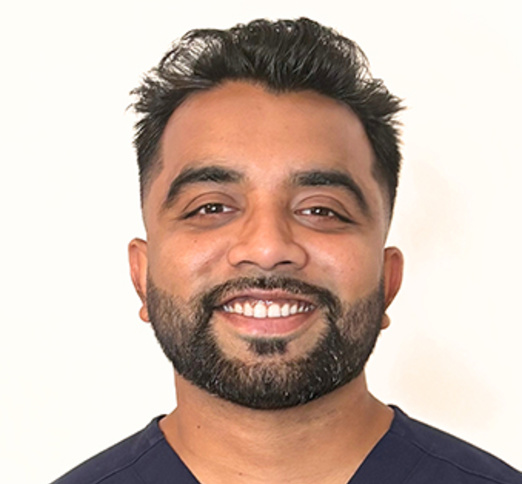 Dr. Krishnaa Siva, Dentist in Clinique Dentaire ADF - Portrait Photo