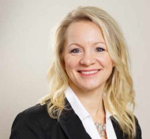 Dr. Krista Kuntz, Dentist in Foxcreek Dental - Portrait Photo