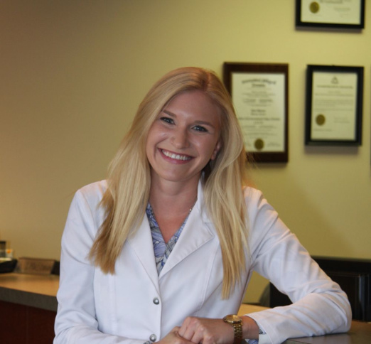 Dr. Alycia Klymkiw, Dentist in Fort Richmond Dental Centre - Portrait Photo