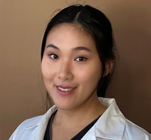 Dr. Sharon Poon, Dentist in Uptowne Dental Centre - Portrait Photo