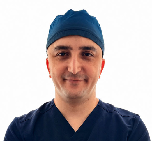 Dr. Aidin Farughi, Dentist in Cedars Dental - Portrait Photo