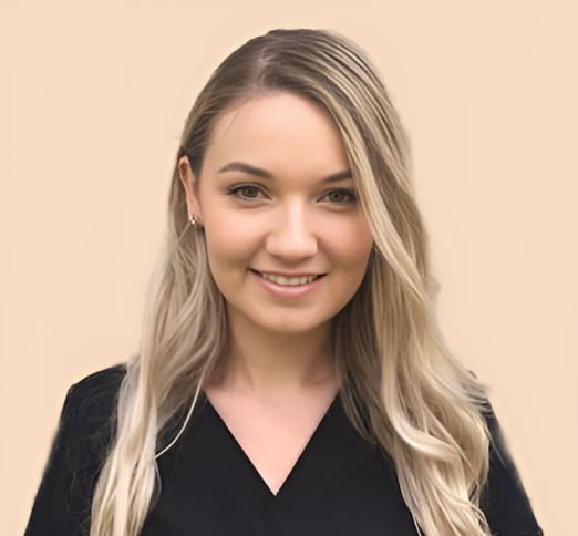 Dr. Kaitlyn Bento, Dentist in Beach Road Dental - Portrait Photo