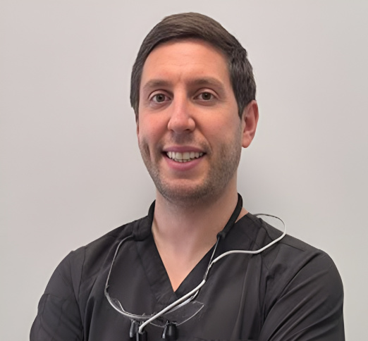 Dr. Ezequiel Wendichansky, Dentist in Centre Dentaire VIVA St-Zotique - Portrait Photo