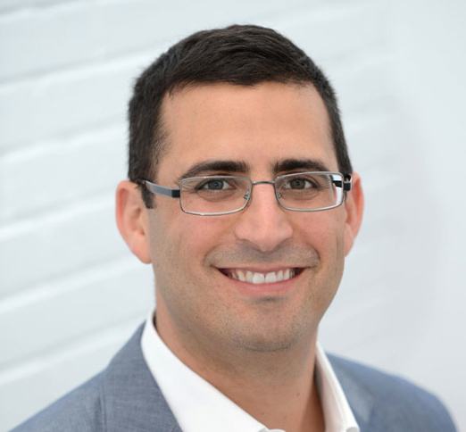 Dr. Raja Hanna, Dentist in Clinique Dentaire Beaubien - Portrait Photo