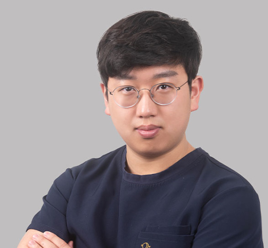 Dr. Dong Ho Kim, Dentist in Accent Dental - Portrait Photo