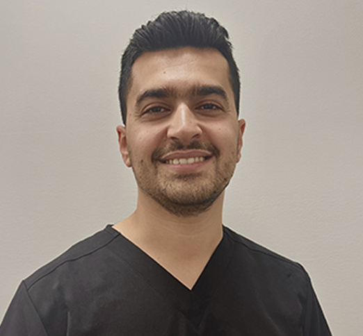 Dr. Ara Qadir, Dentist in Demmings Dental Group - Portrait Photo
