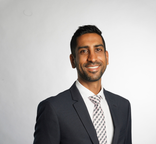 Dr. Omar Shamji, Dentist in Crescent Oral Surgery - Aurora - Portrait Photo