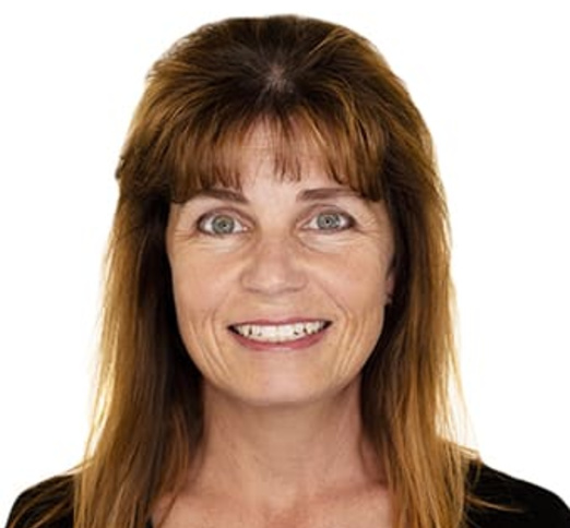 Dr. Jennifer Renouf, Dentist in Assiniboine Dental Group - Portrait Photo