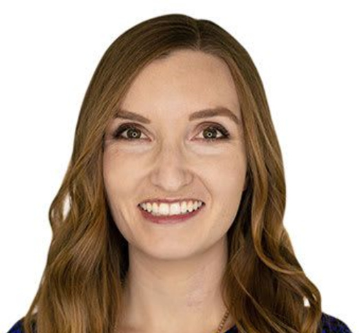 Dr. Kelsi Janzen, Dentist in Assiniboine Dental Group - Portrait Photo