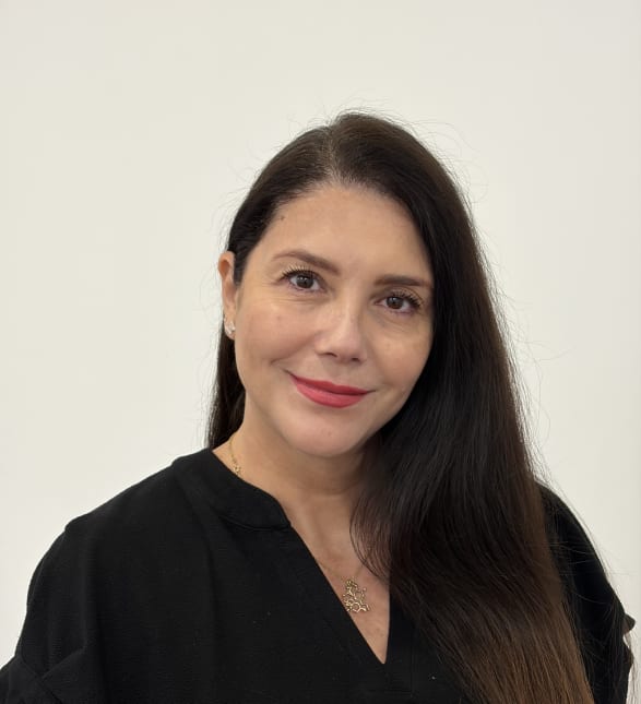 Dr. Karina Gamboa, Dentist at Toddlers to Teens Dental - Winnipeg - Portrait Photo