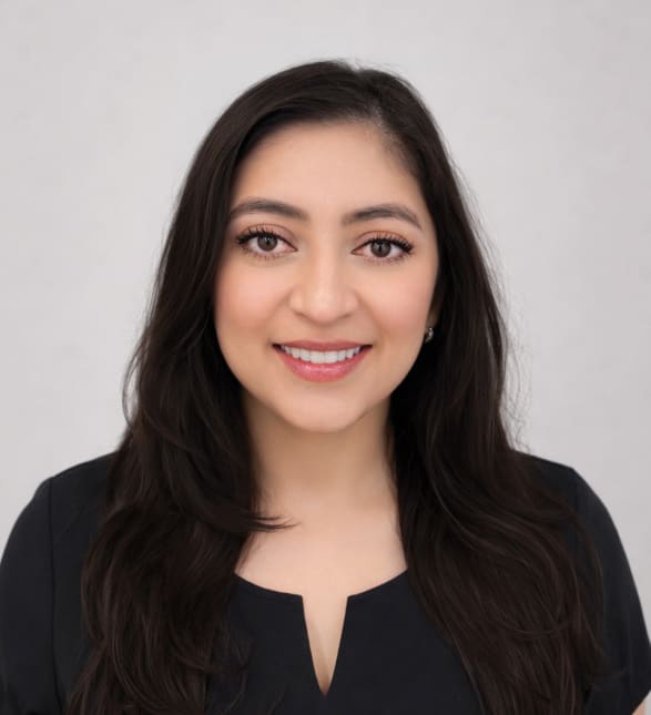 Dr. Fareea Surtie, Dentist at Toddlers to Teens Dental - Winnipeg - Portrait Photo