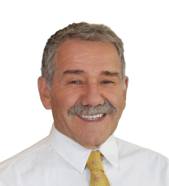 Dr. Alex Schvimer, Dentist at Canyon Creek Dental Clinic - Portrait Photo