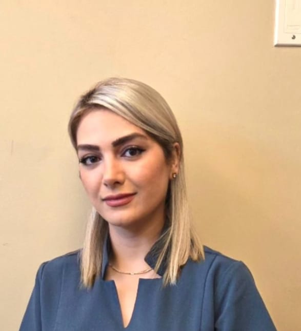 Dr. Katayoon Azizi, Dentist in Aspen Springs Dental Centre - Portrait Photo