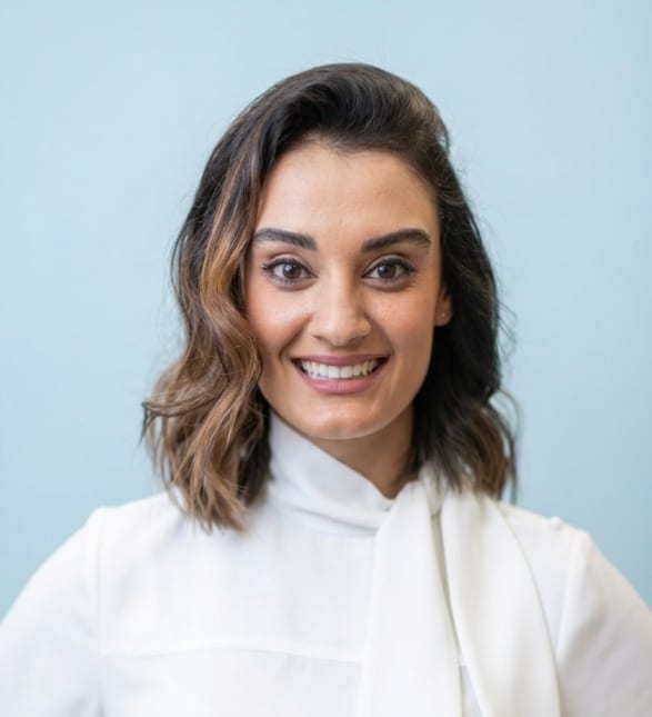 Dr. Yasmin Vakilian, Dentist in Dawson Dental - Newmarket - Portrait Photo