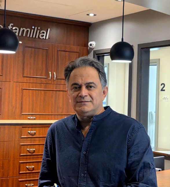 Dr. Javad Alizadeh, Dentist in Art Dentaire Familial - Portrait Photo