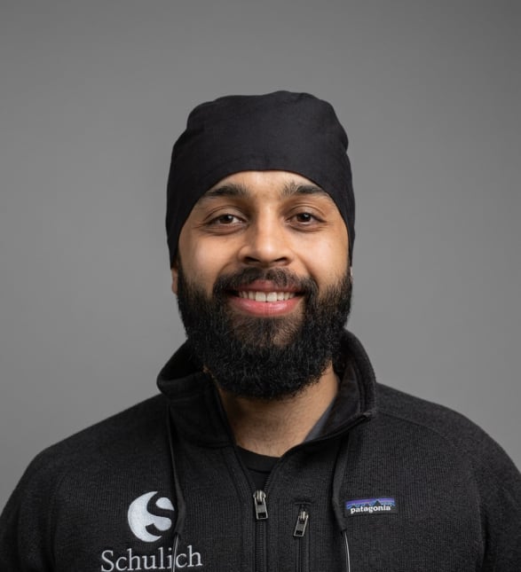 Dr. Jaskaran Singh Beniwal, Dentist in LifeSmiles Dental - Selkirk - Portrait Photo