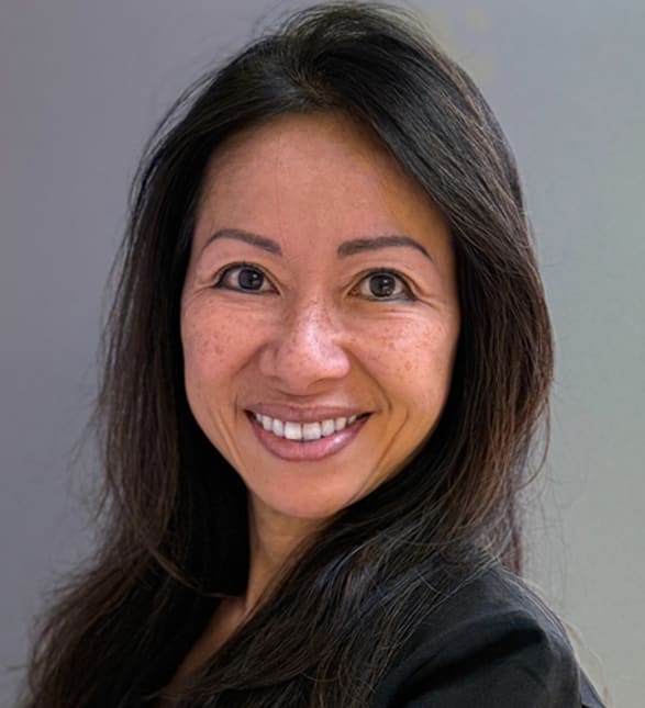 Dr. Thi Bach Tran, Dentist in Centre Dentaire Ricard & Tran - Portrait Photo