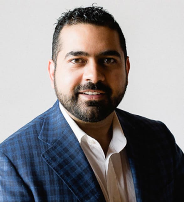 Dr. Mandeep Kanwar, Dentist in Mill Woods Town Centre Dental - Portrait Photo