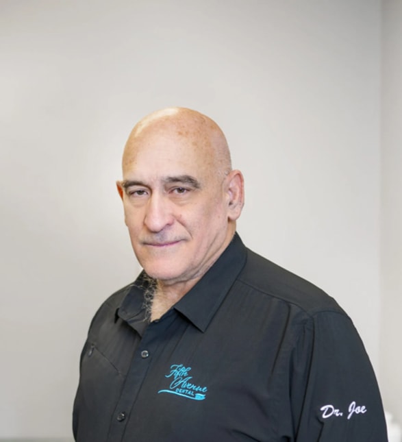 Dr. Joe Zeisler, Dentist in Fifth Avenue Dental - Portrait Photo