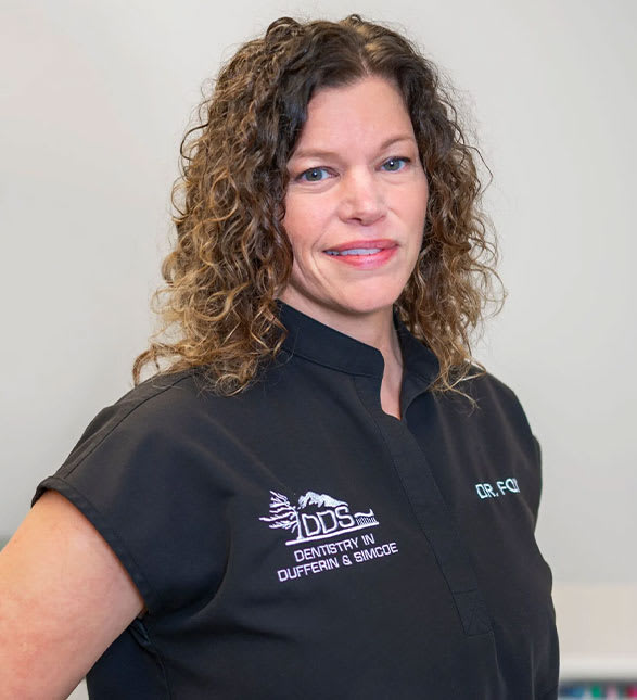 Dr. Laura Fox, Dentist in DDS Collingwood - Portrait Photo