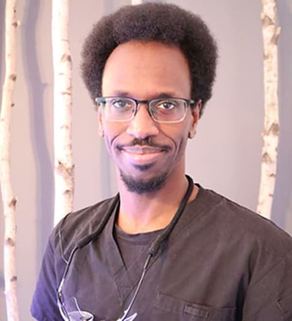 Dr. Yusuf Ahmed, dentiste, Sandy Hill Dental Centre - Photo portrait