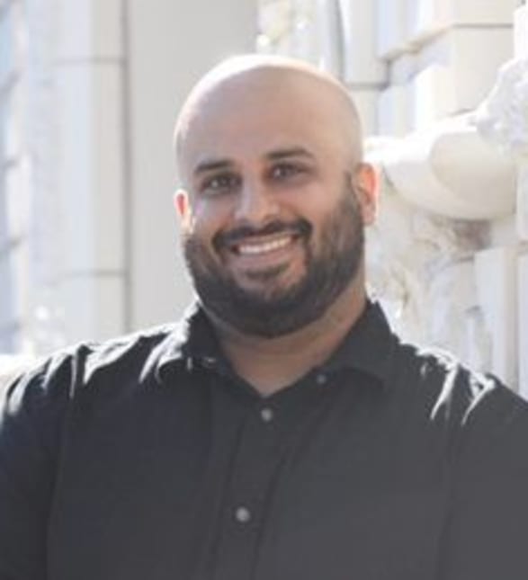 Dr. Sunny Makkar, Dentist in Quadra Dental Centre - Portrait Photo