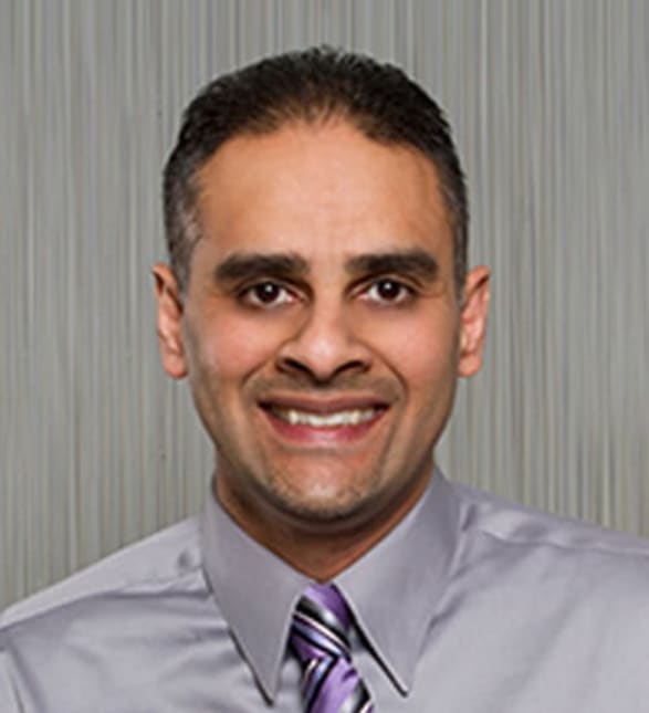 Dr. Fayaaz Jaffer, Dentist in Cloverdale Dental - Portrait Photo