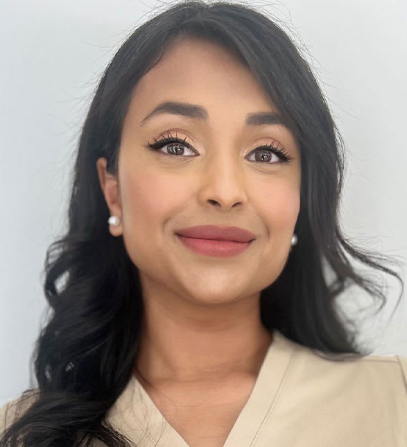 Dr. Saarah Amuthan, Dentist in The Art of Dentistry - Portrait Photo