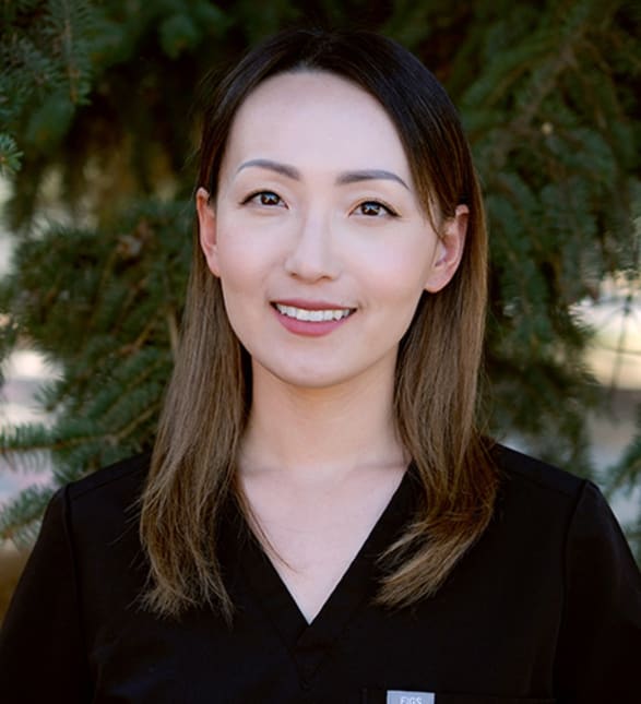 Dr. Bomi Kwon, Dentist in Riverbend Family Dental Care - Portrait Photo