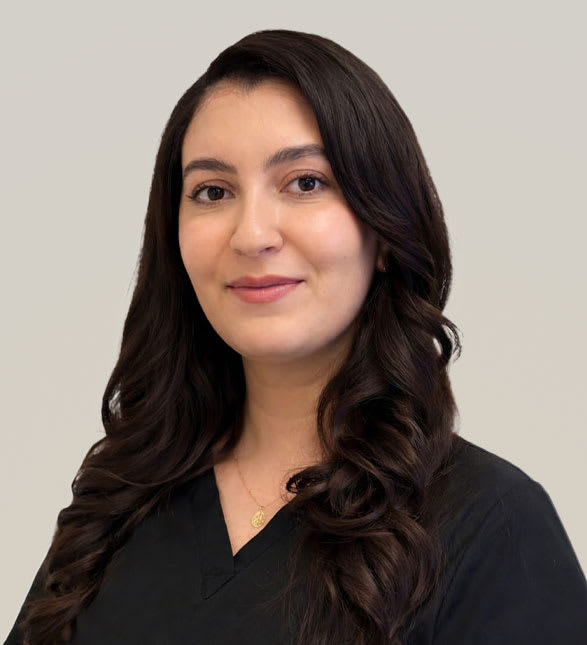 Dre Mokrani Fatma, dentiste, Centre dentaire Île-Perrot - Photo portrait