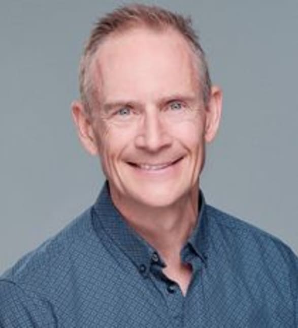 Dr. Tim Pierce, Dentist in Sutherland Dental - Portrait Photo