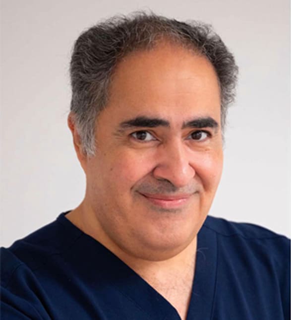 Dr Alireza Akbari Moornani, dentiste, Centre dentaire et d'implantologie Francis Côté - Photo portrait