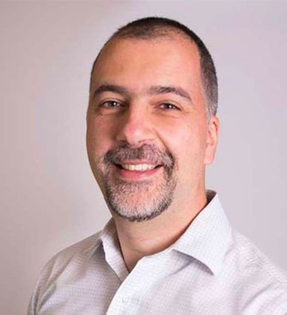 Dr. Anto Youssef, Dentist in Espace sourire St-François - Portrait Photo