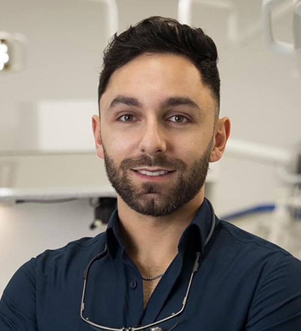 Dr. Jonathan Kmeid, Dentist at Espace sourire Chomedey - Portrait Photo