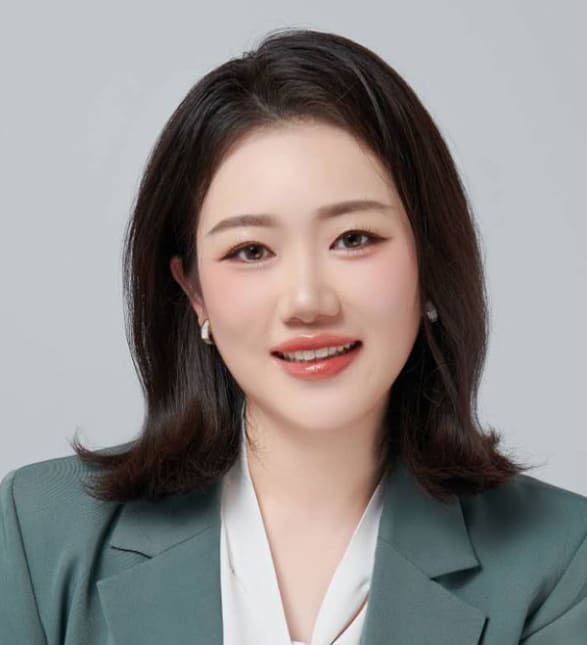 Dr. Jun Li, Dentist in Chapman Mills Dental - Portrait Photo