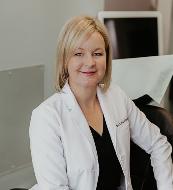 Dr. Carla Mandeville, Dentist in iDental - Portrait Photo