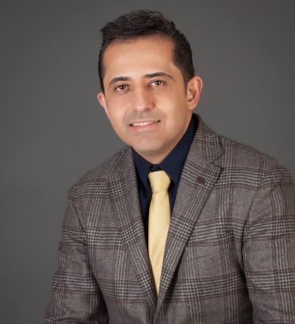 Dr. Eman Moradi, Dentist in Driftwood Dental - Courtenay - Portrait Photo