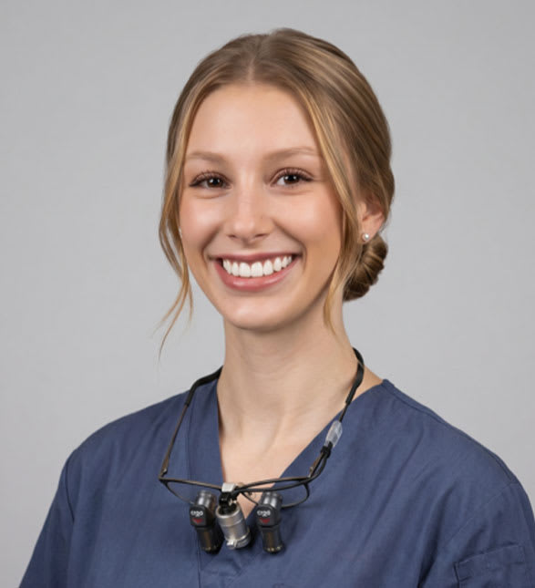 Dr Emily Jessica Levens, dentiste, Dr. Tina Dorfman Family Dentist - Photo portrait