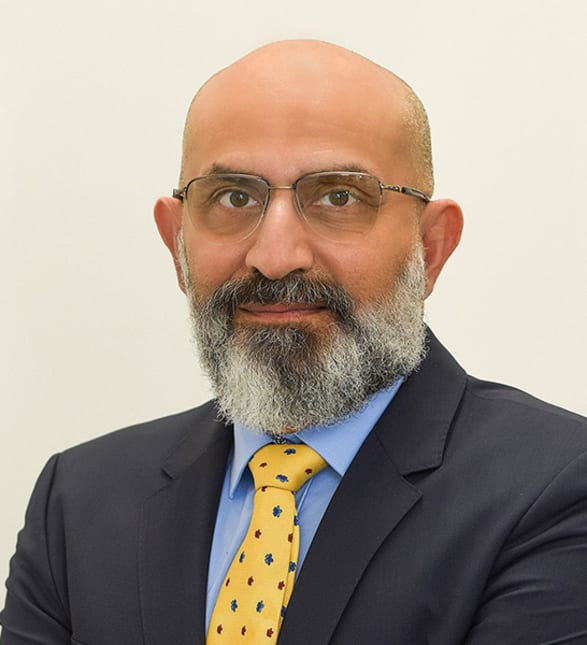 Dr. Farzad Salehipour, Dentist in Limited to Endodontics - Portrait Photo